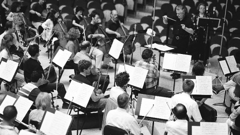 Jorge Mester, Phyllis Bryn-Julson & Members of the Barcelona Symphony