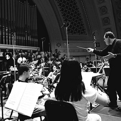 Kenneth Kiesler and members of the University of Michigan Opera Theater
